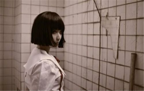 日本都市传说歪头姐:脸色惨白颈部扭曲,难道它不是传闻?