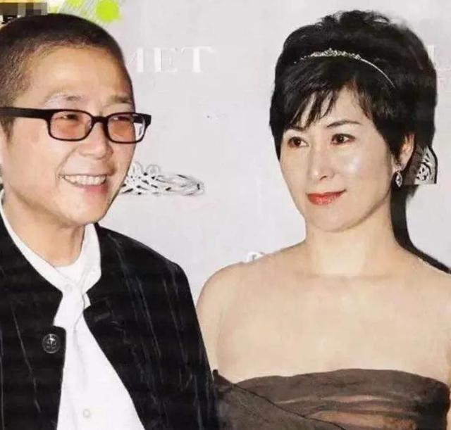 林青霞怕她,刘嘉玲吴君如争相当她好友,何超琼背后的女人不简单