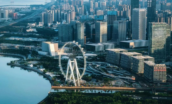“湾区之光”摩天轮来了!宝安滨海文化公园开园,全城瞩目