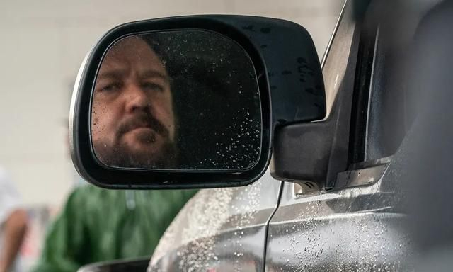 窒息!罗素·克劳主演的新电影:女主角引爆路怒症的惊悚故事