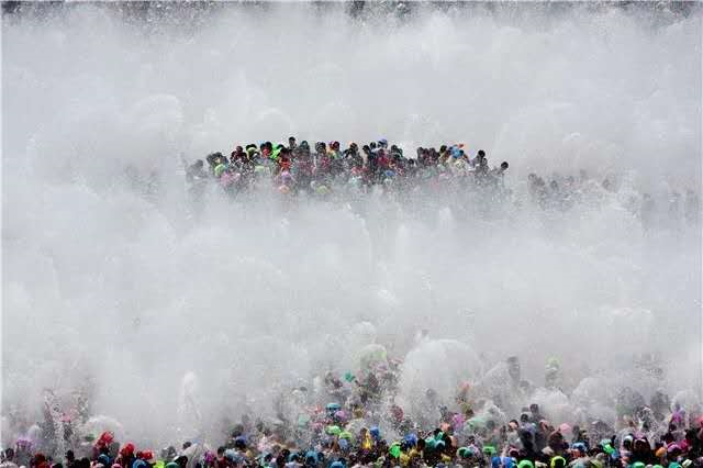 泼水节 图源：“西双版纳报”微信公众号