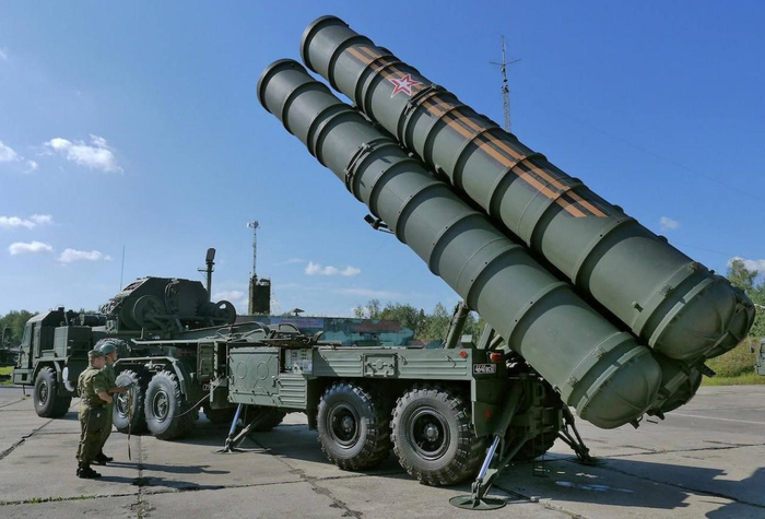 图为s400防空导弹系统而另一款s400防空导弹系统就更不用说了,可谓如