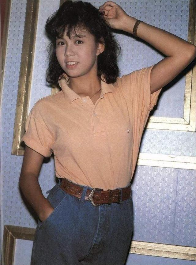 53岁刘美娟任选美评判罕见露脸,身材明显发福,自曝和平解约邵氏|飞虎之潜行极战|刘美娟|邵氏