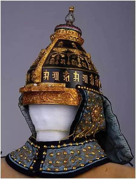 古代将士头盔顶为啥有一个枪尖, 有何用处? 古人智慧让人叹服