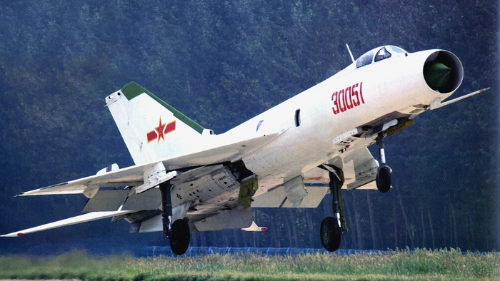 歼8原来也这么漂亮,二代半老爷飞机,在隐身空战时代还有用吗?|空战|超音速|歼8II|战斗机|飞机_新浪新闻