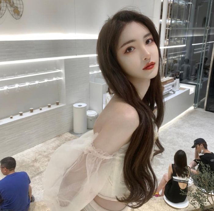 最美伪娘李由,一衣一裳皆性感,一颦一笑皆风景_新浪新闻