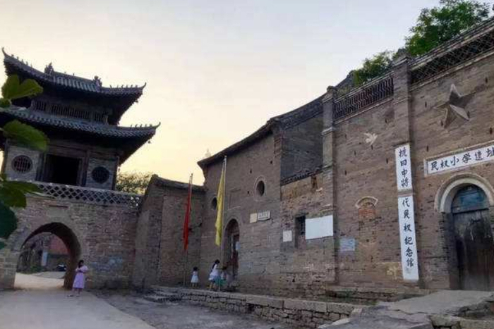 河南有座特色小镇,被称“汝州明珠”,却因“蝙蝠洞”让人驻足
