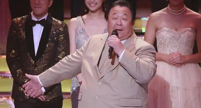 72岁老顽童秦煌曝现状,妻子离世子女关系僵硬,常年独居太凄凉