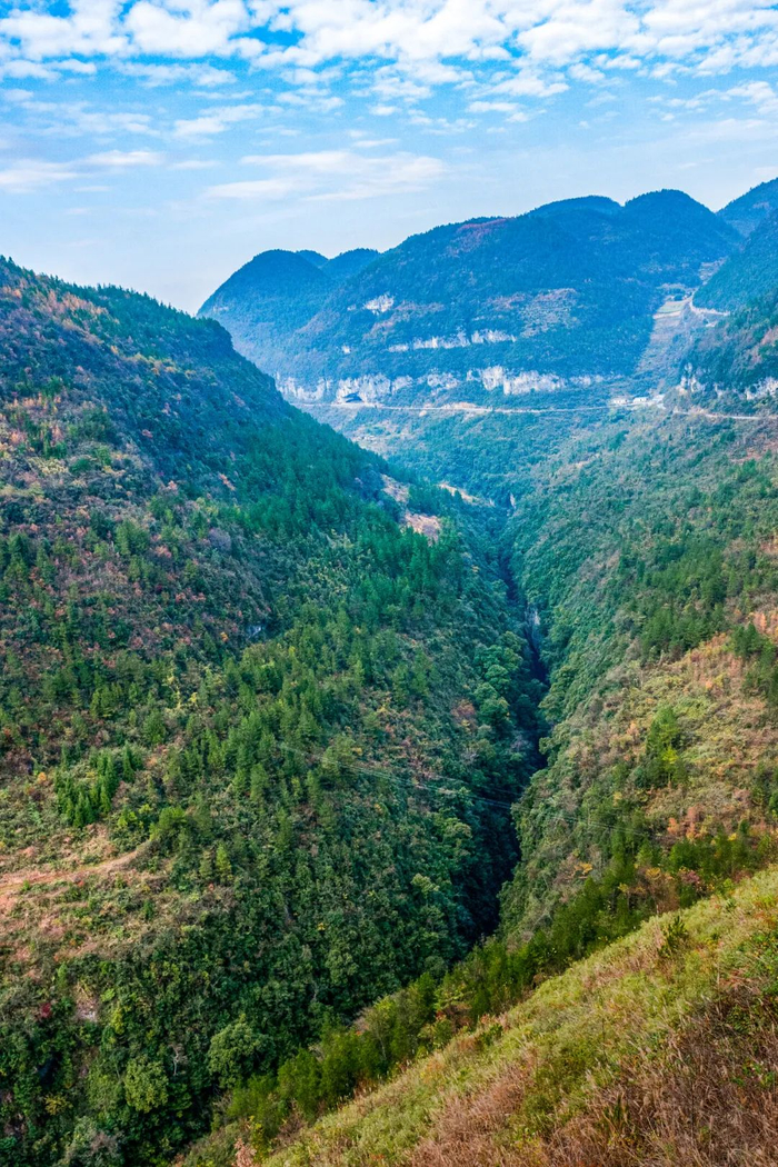 奉节地缝 图：汇图网