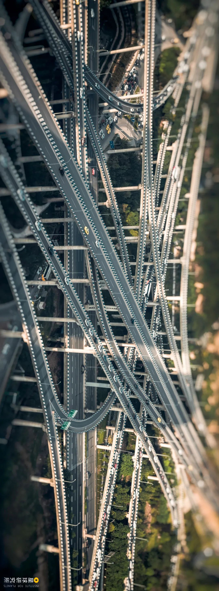 黄桷湾立交桥，5层结构、高差达40米 王江 摄