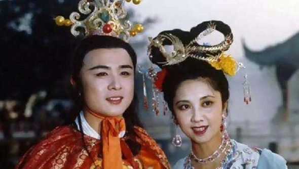 68岁女儿国国王朱琳最新近照曝光，苍老憔悴的样子让人看了心疼