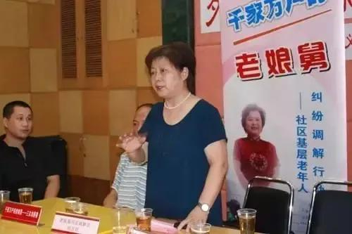 《新老娘舅》柏万青评价两极分化严重，网友支持她重回荧屏吗？