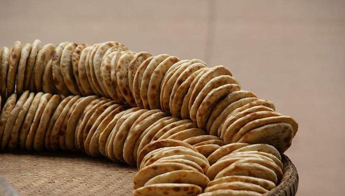 湖南衡阳衡南县一个镇,名字和茅草有关,特产烧饼