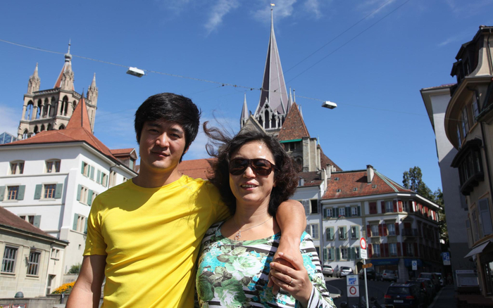 毛爱珍和儿子尚于博的合影。受访者供图