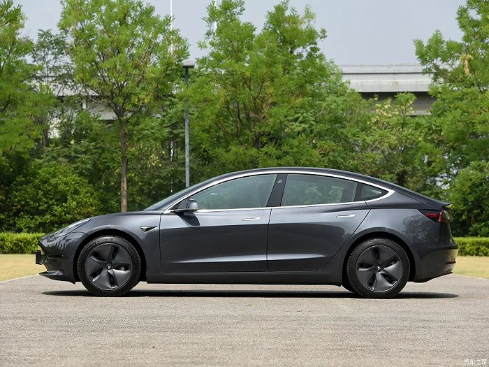 特斯拉Model3