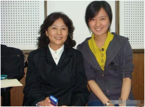 “第一女主播”杜宪，陈道明背后的“传奇女人”，美貌与才华并济|康熙王朝_新浪新闻