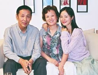“第一女主播”杜宪，陈道明背后的“传奇女人”，美貌与才华并济|康熙王朝_新浪新闻