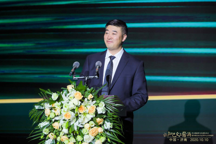 ▲贵州茅台集团总经理助理、贵州茅台酒厂集团技术开发公司董事长杨凤祥