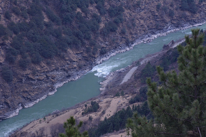 雅砻江支流鲜水河
