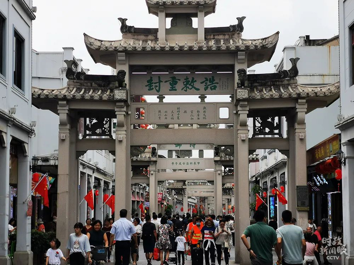 △牌坊街（总台央视记者张晓鹏拍摄）