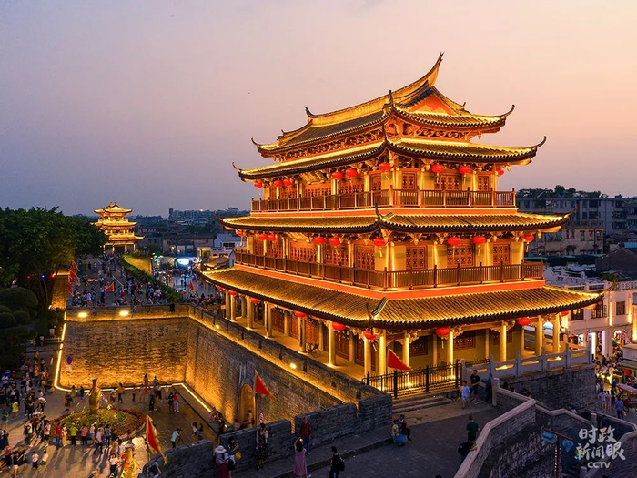 △今年国庆期间，广济楼夜景。