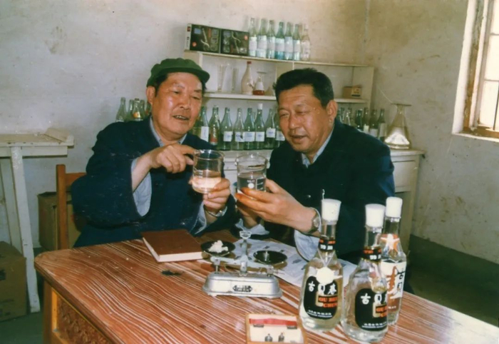 ▲杜安民（左）与张子文书记