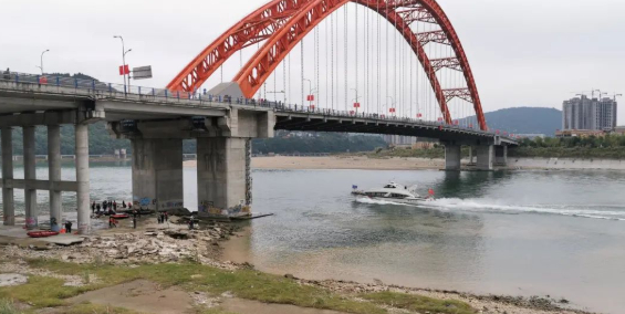 △9日，搜救现场