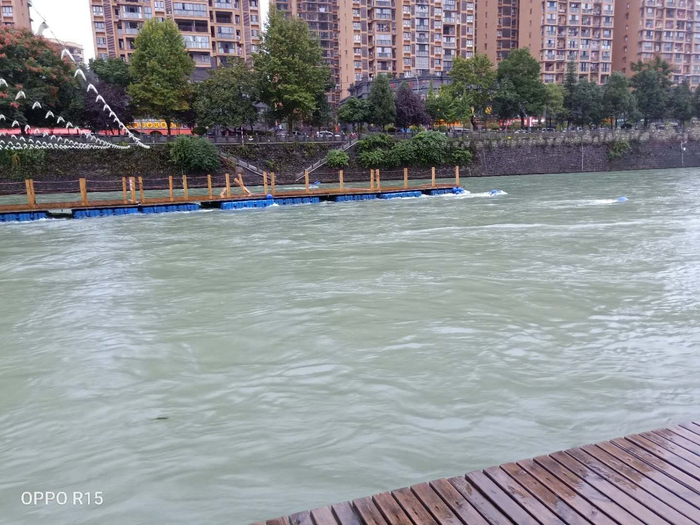 事发时断裂的浮桥。家属供图&nbsp;