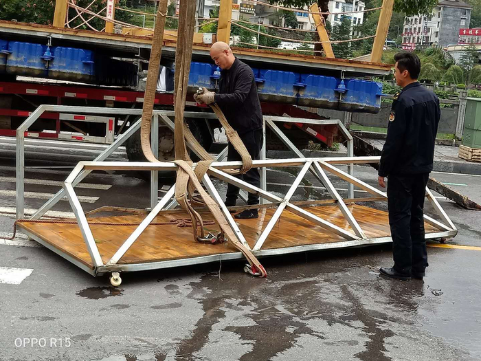 事发时断裂的浮桥。家属供图&nbsp;