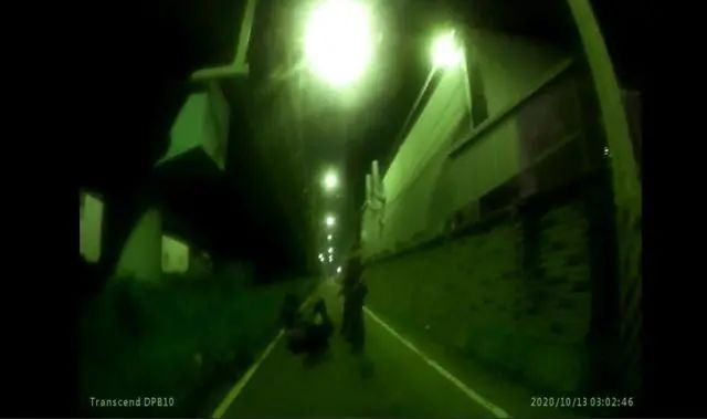  警方逮捕两名嫌犯（图源：台媒）