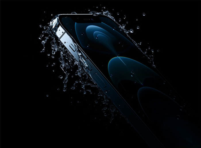 iPhone12更加耐摔，防水性能也更好