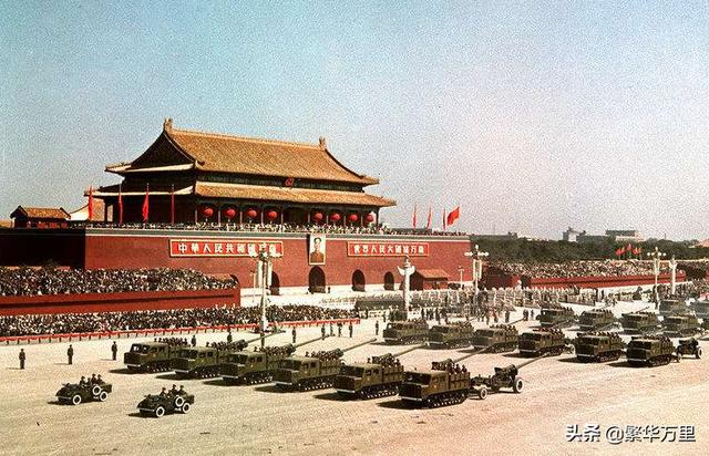 1956年,中国划分了13个军区,一个军区到底有多少兵力?|中国