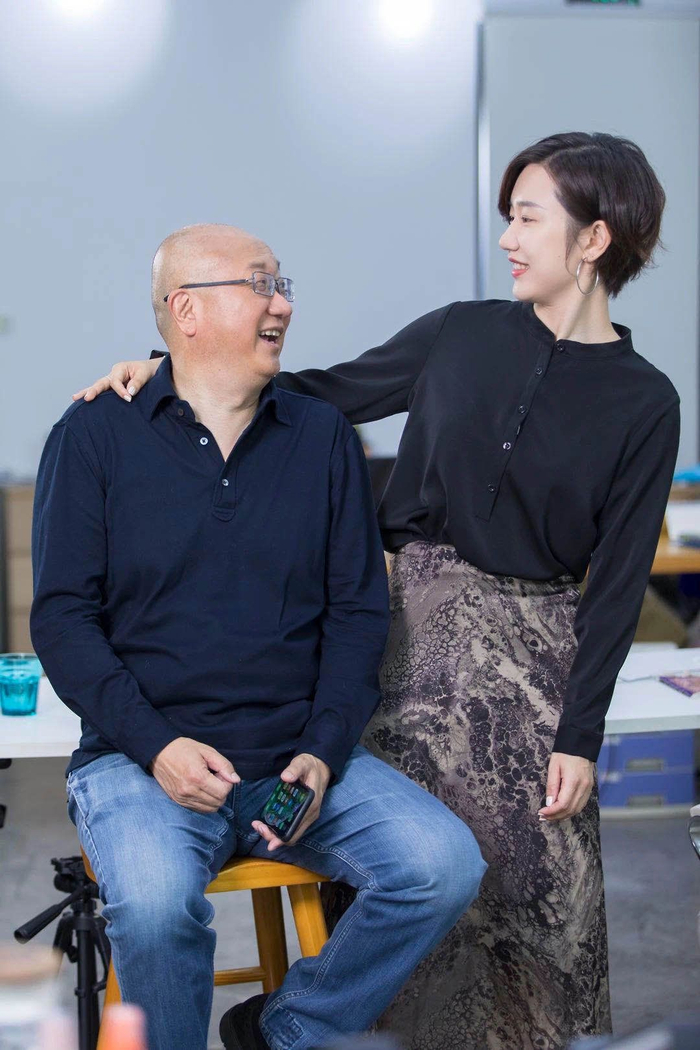 冯仑和女儿冯碧漪。图片来自公号冯仑风马牛