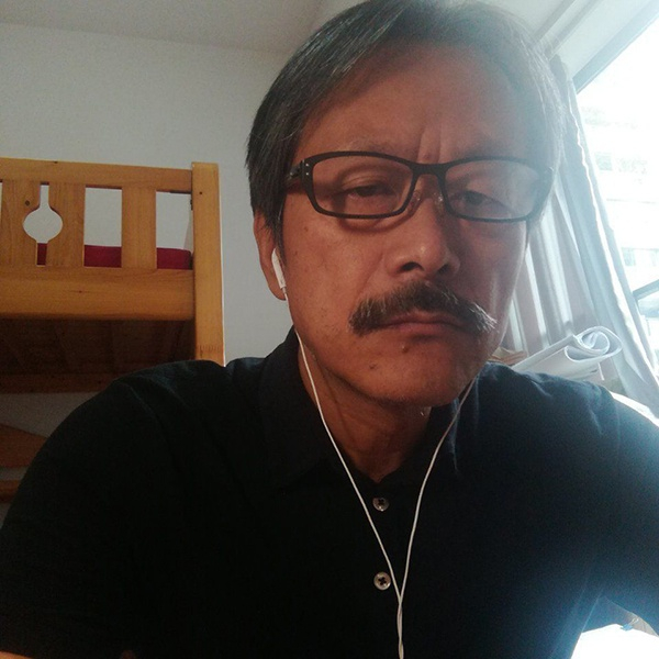 如今的葛伟租住在小房间里。受访者供图