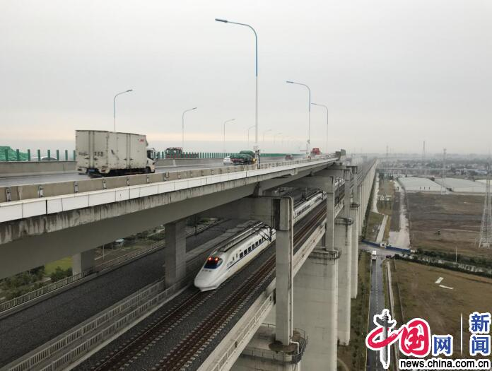 沪苏通长江公铁大桥。中国网记者 李高思/摄