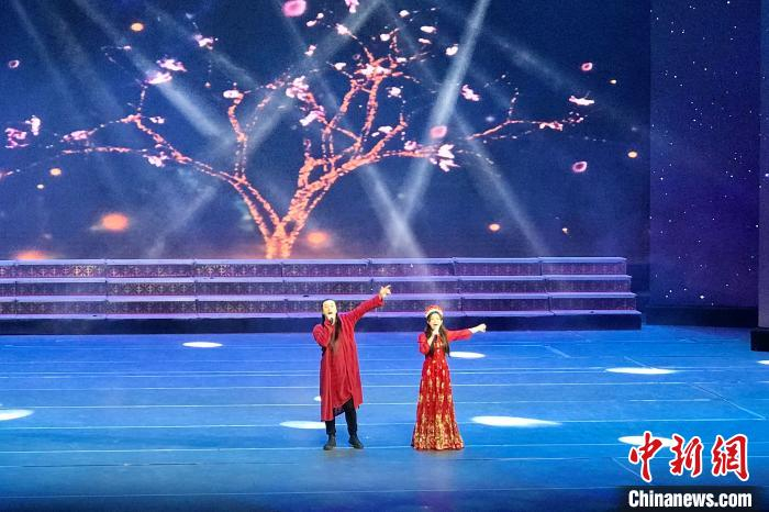 演出现场。　李泽阳 摄