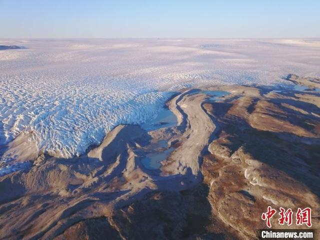 格陵兰冰盖的边缘。 &nbsp;中新网 图