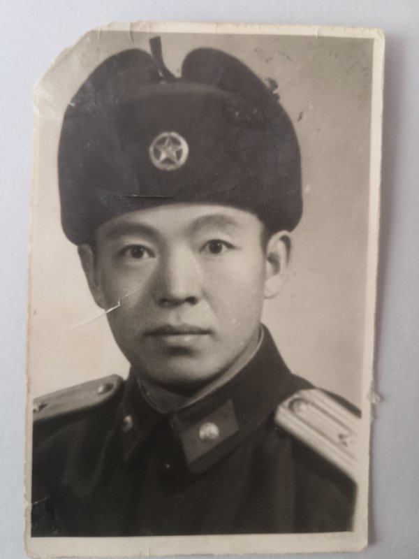 　一身戎装的李景湖。 受访者供图