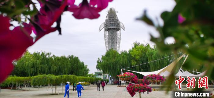 图为嘉峪关东湖景区。(资料图) 魏建军 摄