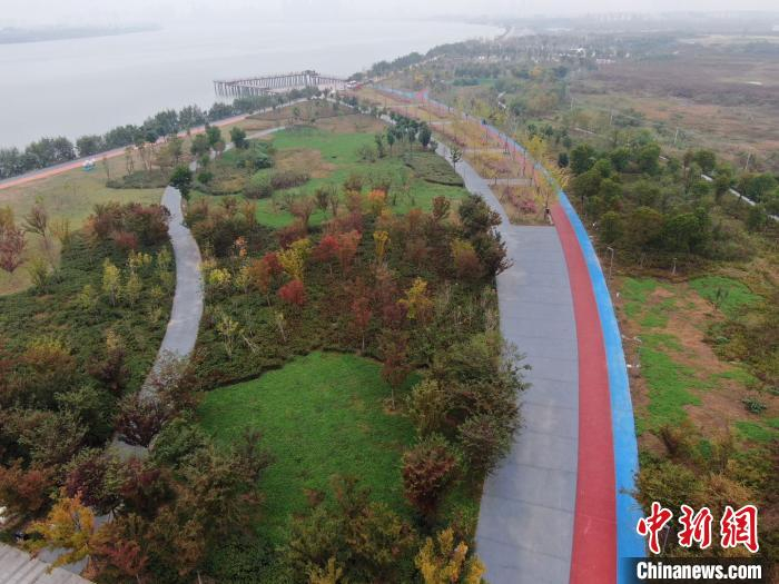 鱼梁洲环岛景观带之环岛绿道 杨东 摄