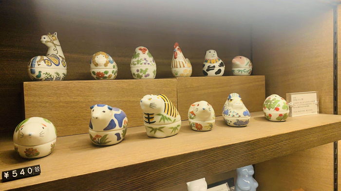杭州天目里茑屋书店从日本引进的文创产品。