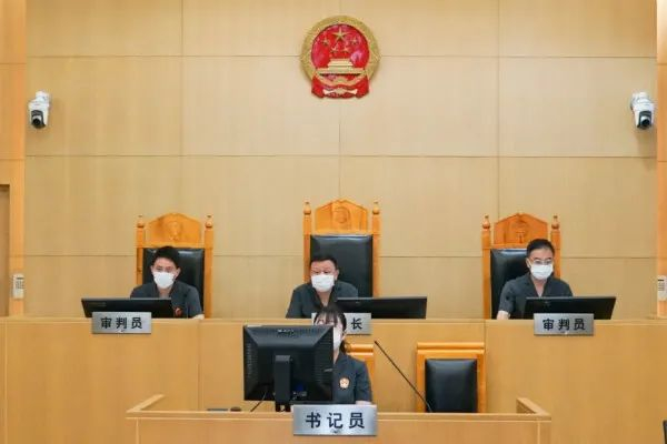 上海一中院供图