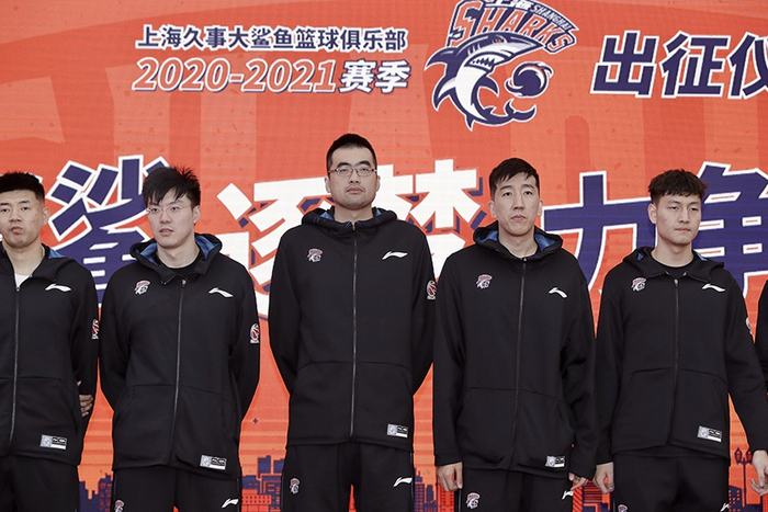 上海男篮新赛季出征仪式。图片来源：视觉中国