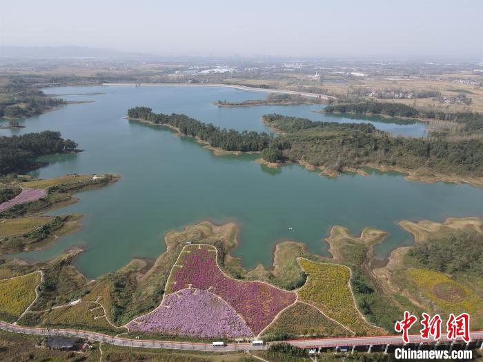 老河口马冲水库，水质清澈，环境优美　邹浩　摄