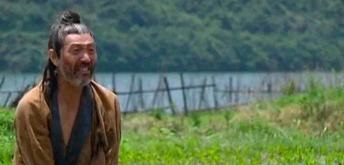 ▲电视剧《大明王朝1566》（2007）剧照，朝廷推行的“改稻为桑”与庄稼人的生计产生冲突。