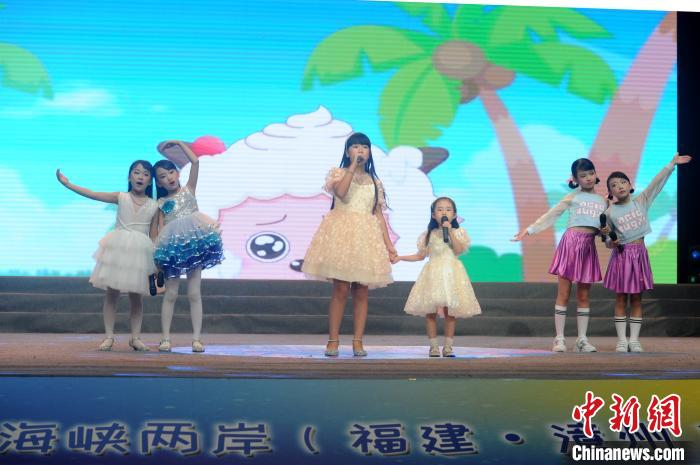 动画片主题曲串烧《天使飞歌》。　张金川 摄