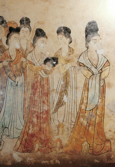 唐代宫女（选自唐昌东《大唐壁画》）