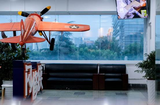 飞机模型起飞方向就是蚂蚁Z空间