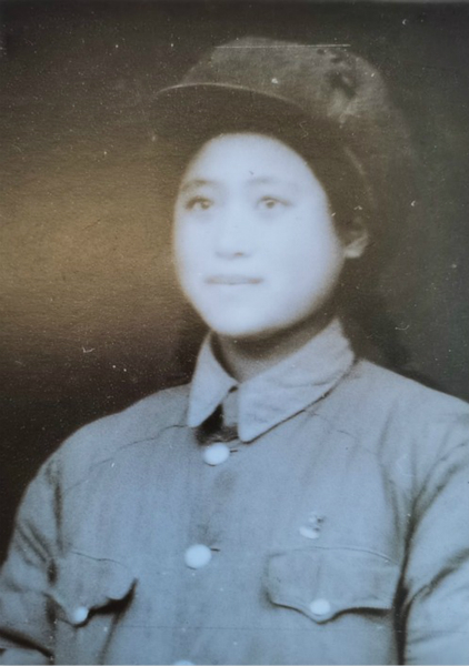 图说：王慧瑛在朝鲜战场。受访者供图（下同）