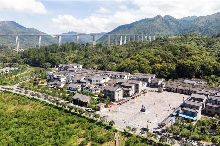 这是9月17日拍摄的湖南省郴州市汝城县文明瑶族乡沙洲瑶族村（无人机照片）。新华社记者 陈思汗 摄